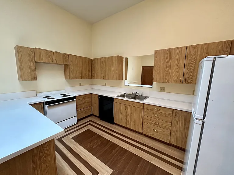 202 1/2 S Main St #2 — Photo 4
