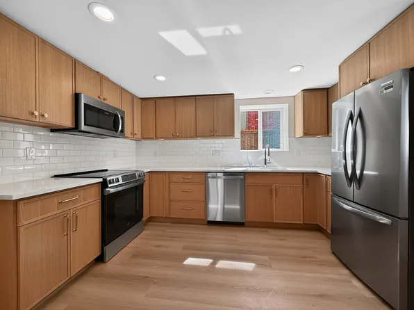 8037 Brooklyn Ave NE #2, Seattle, WA 98115