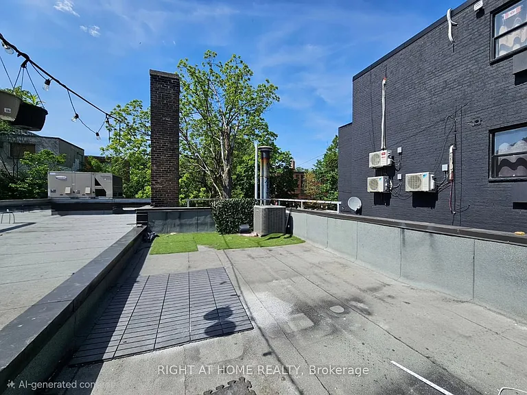 1304A King St W #1 — Photo 15