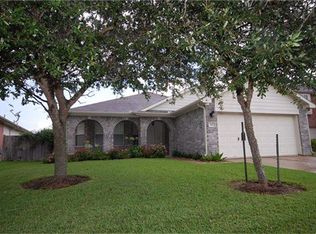 112 Bristol Bend Ln, Dickinson, TX 77539