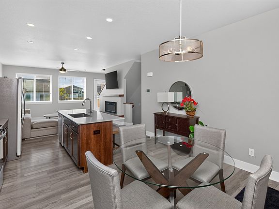 4th image of 1002 NE 14th St