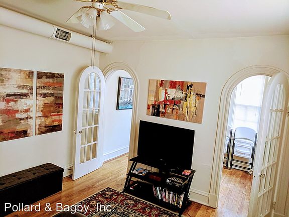 5th image of 905 N Belmont Ave APT 01