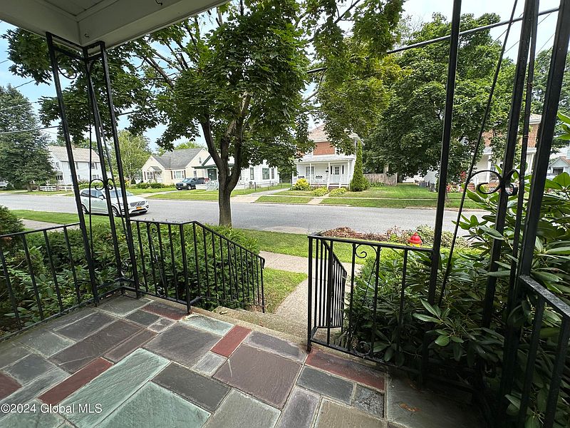 5th image of 12 Knight Street