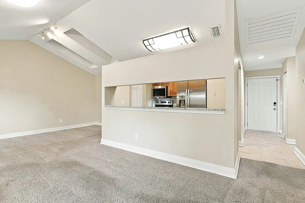 2 bed, 2.0 bath, 1548 sqft, $1,820 — Photo 4