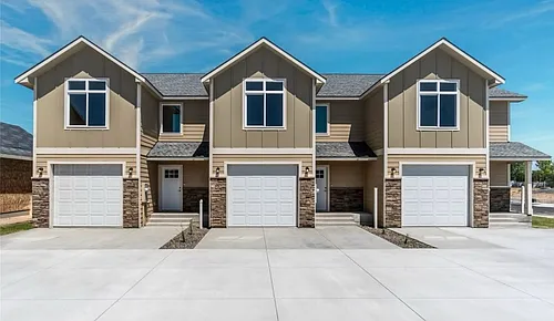 931 W Ted Yao Way #B Photo 1