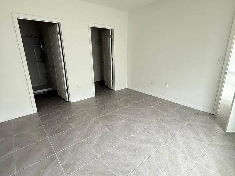 187 Emanuelle Dr — Photo 43