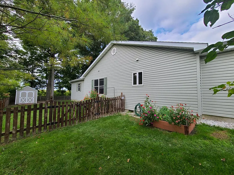 109 Mill Creek Ln — Photo 16