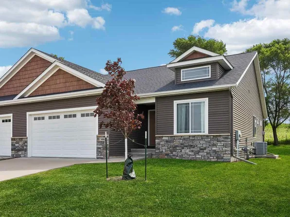 3000 Sunflower St, Ely, IA 52227