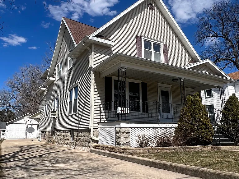 912 Merritt Ave #A — Photo 2