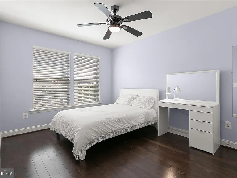 7207 Phelps Hill Ct — Photo 33