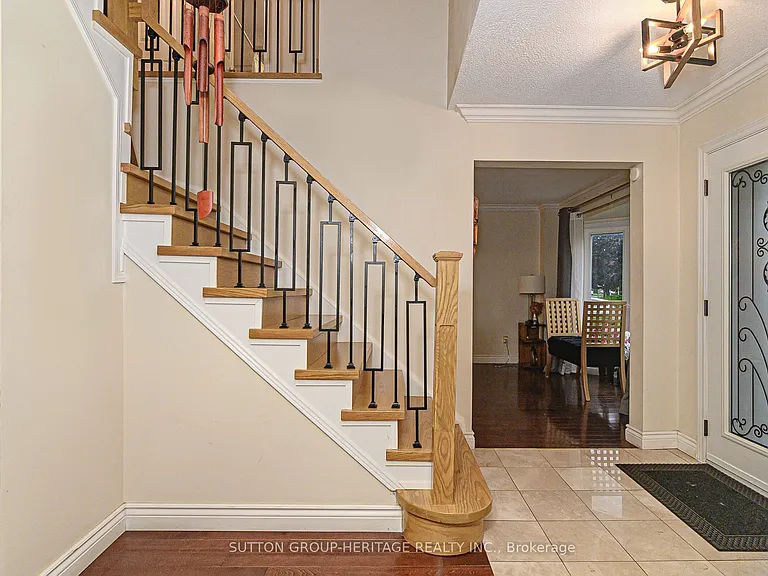 209 Bassett Blvd — Photo 5