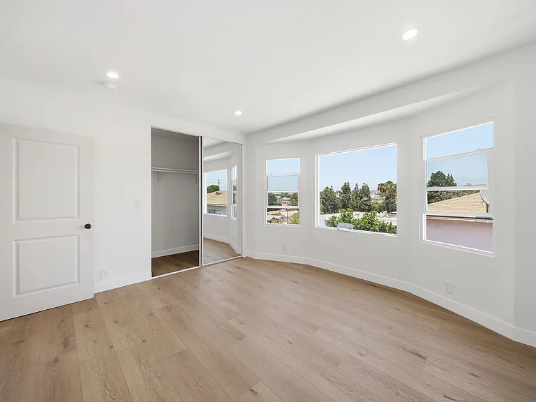 439 S Evergreen Ave #443 — Photo 15