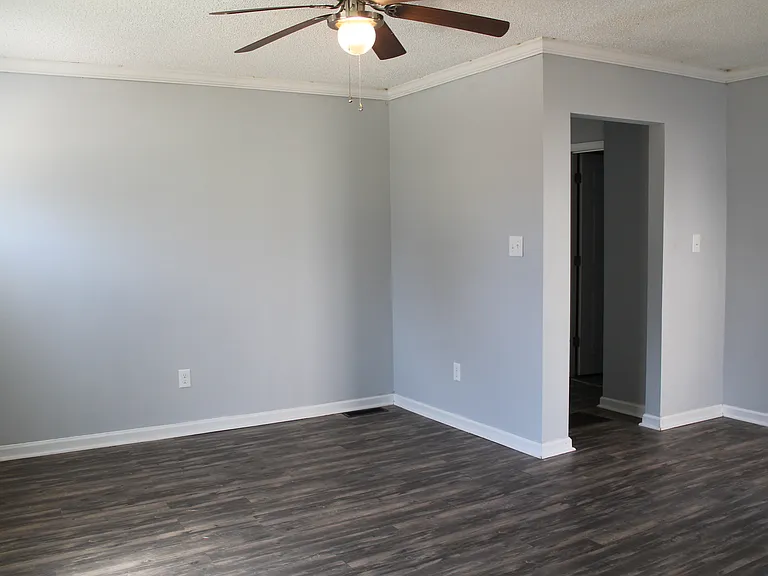 1419 Filbert St — Photo 4