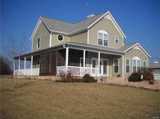 2270 Winter Ln, Godfrey, IL 62035