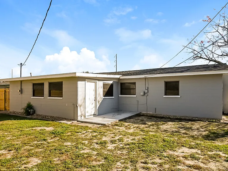 1827 Rotary Dr — Photo 16
