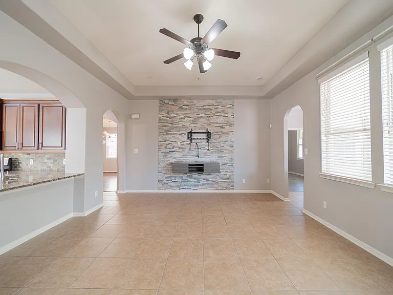 13303 Davenport Hills Ln — Photo 7