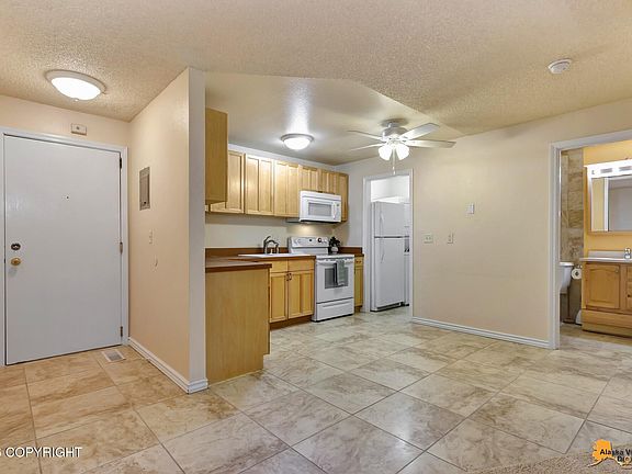 3rd image of 2210 Sentry Dr #B-8