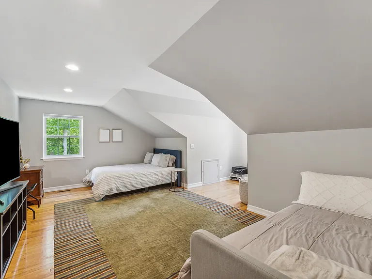 39 Hollow Ln — Photo 25