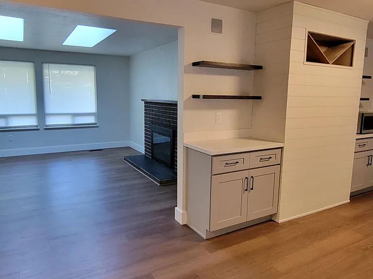 2480 Lund Ave SE — Photo 7