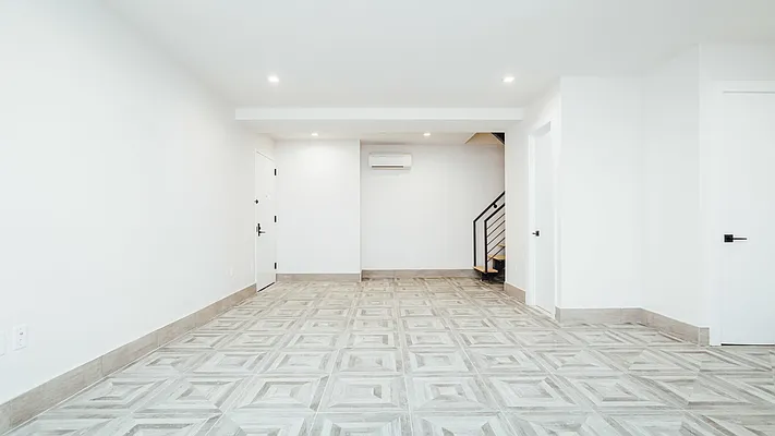 Rented by Nooklyn NYC LLC | media 9