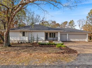 2 Worth Pl, Bella Vista, AR 72715