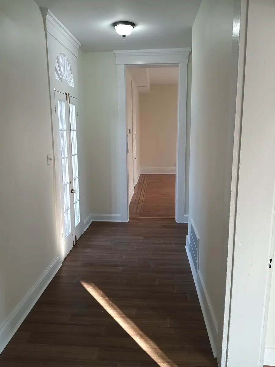 Building Photo - 1460 S 6th St #2B