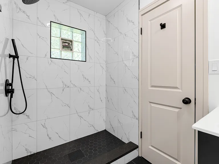 10205 S Yale Ave — Photo 13