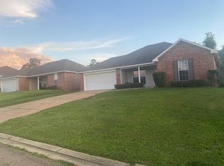 232 Callaway Cir, Byram, MS 39272