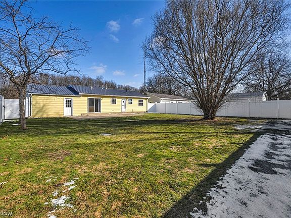 2nd image of 242 Jackson St