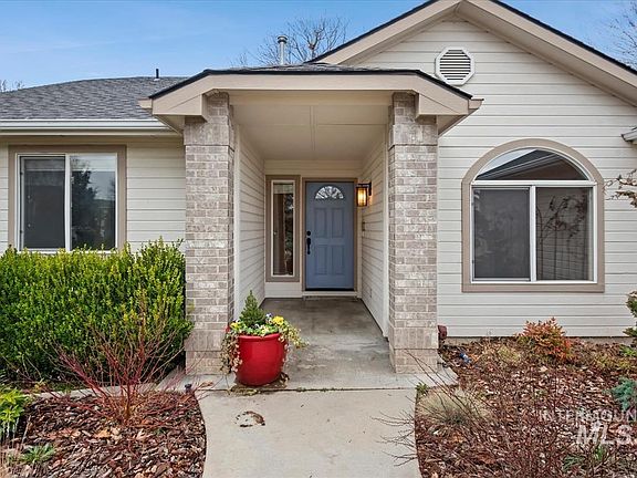 2nd image of 2415 S Georgetown Way