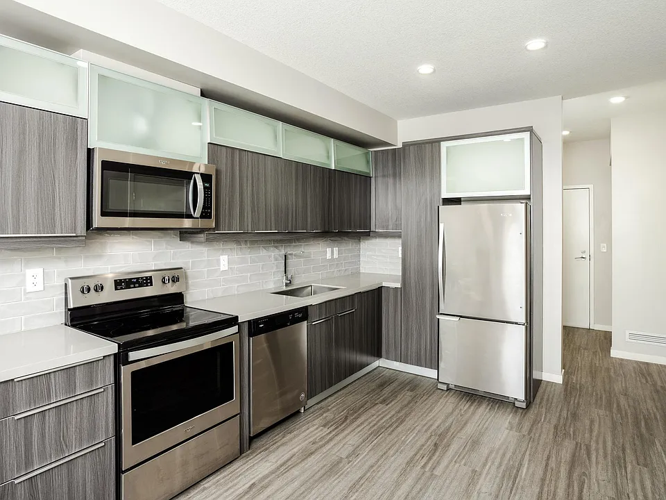 2410 33rd Ave SW