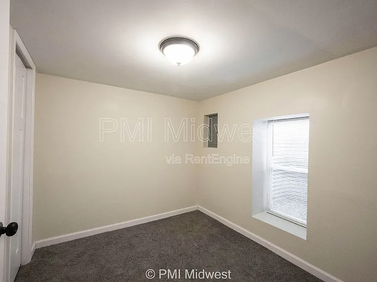 512 N Chester Ave — Photo 17