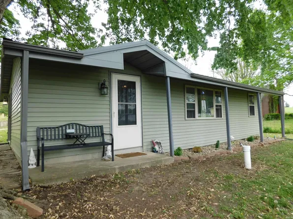 8749 S Sunnyside Ln, Silver Lake, IN 46982