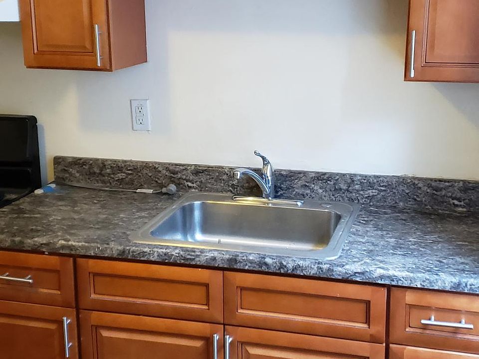 1st image of 230 S 44th St Floor 3