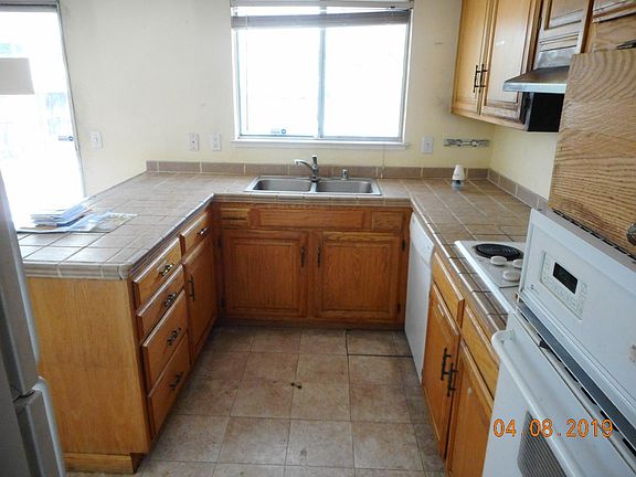 4th image of 410 Skyway Dr