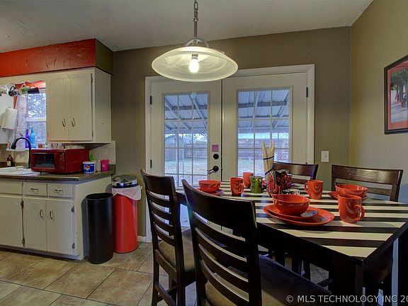 4th image of 2536 S 126th East Ave