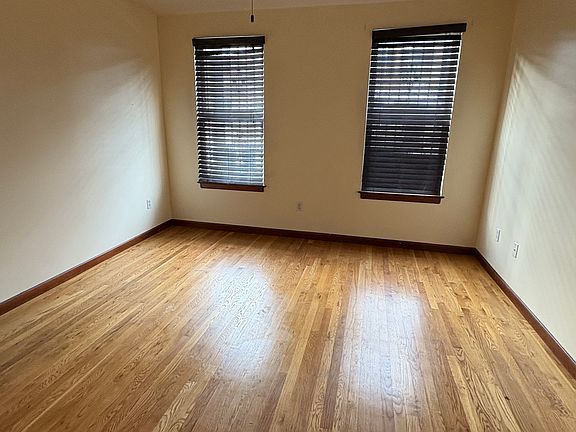 4th image of 60 Warwick St #1