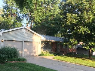 2932 S 46th St, Lincoln, NE 68506