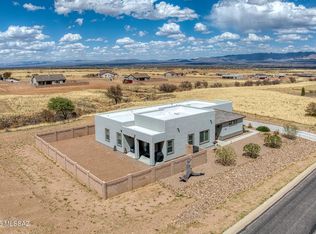 6532 E Saddlehorn Cir, Hereford, AZ 85615