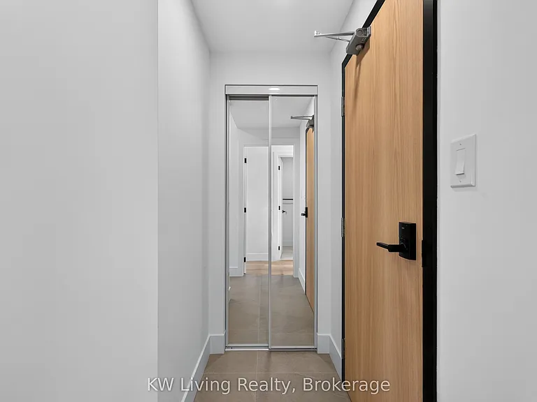 96 Belgravia Ave — Photo 21