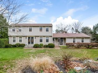 17 Old Country Rd, Colchester, CT 06415