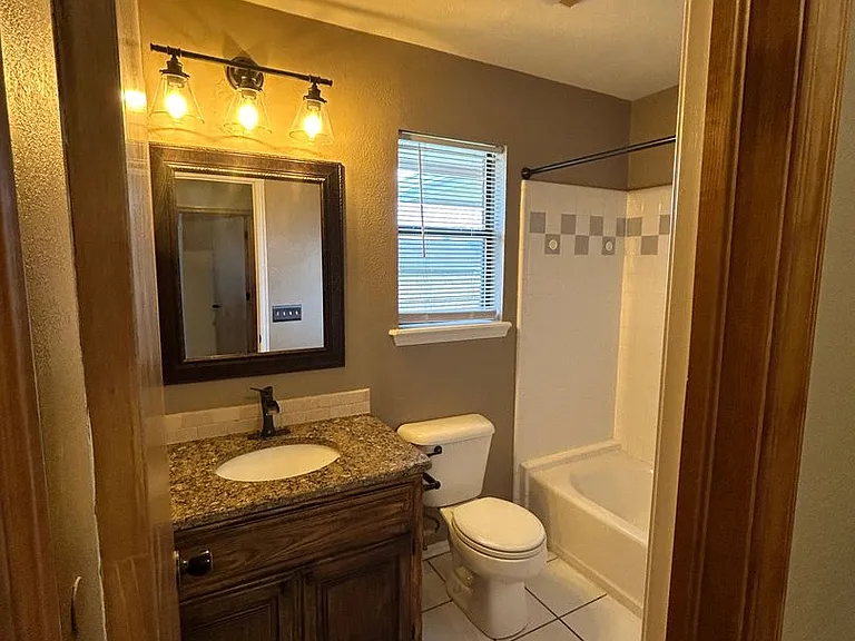 1506 SW 69th St — Photo 14