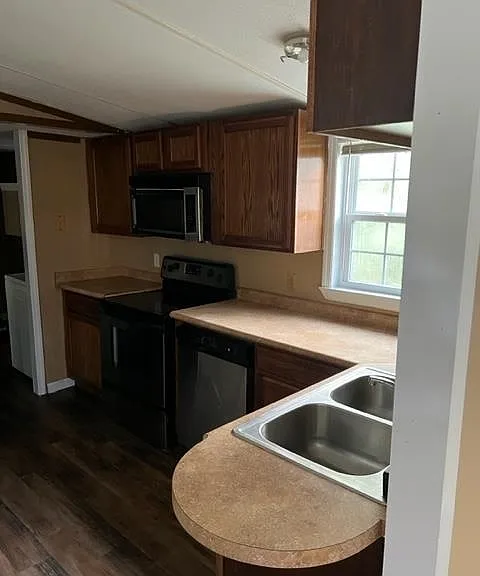 102 Cypress Lake Dr — Photo 6