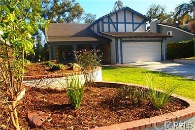 2nd image of 1718 Peacock Ln