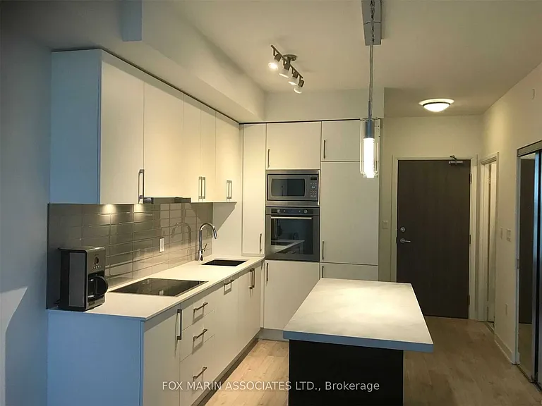 576 Front St W #1221E — Photo 4