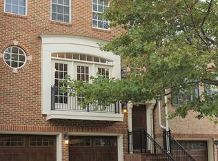133 Herndon Mill Cir, Herndon, VA 20170