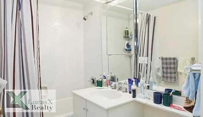 Rented by Lucas X Realty LLC | media 5