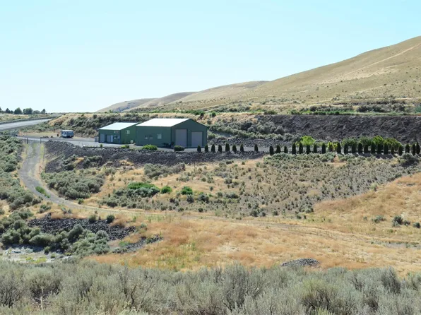 8906 N Webber Canyon Rd, Benton City, WA 99320