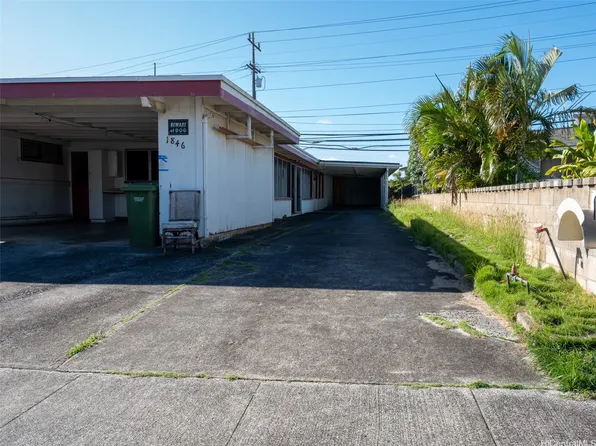 1846 Makuahine Pl, Honolulu, HI 96817