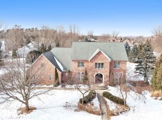 140 Windward Ct, Green Bay, WI 54302